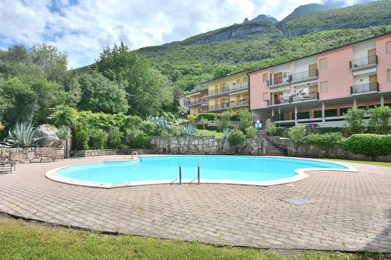 Residenza Candor With Pool มัลเชซิเน ภายนอก รูปภาพ